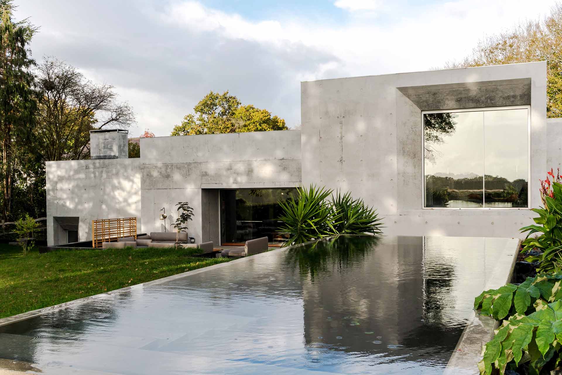 concrete house raw architecture workshop tarry perry dezeen 4